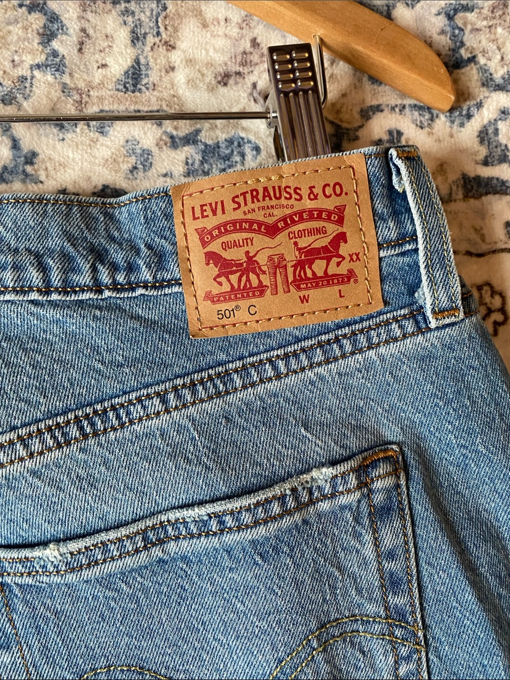Like new! Levi’s 501 Curve High Waisted Jeans W32XL30 - Picture 9 of 11